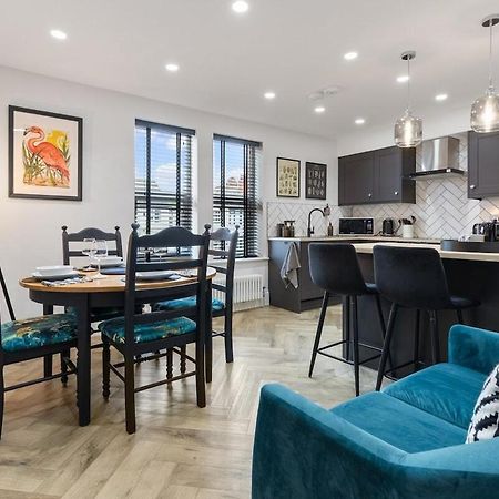 3A Roman View, Beautifully Appointed Apartment In Roundhay, Sleeps Up To 6, Bedrooms With En Suite Bathrooms, Ev Charging ليدز المظهر الخارجي الصورة