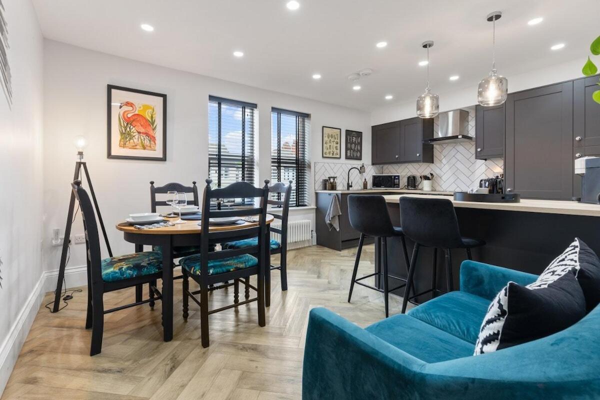 3A Roman View, Beautifully Appointed Apartment In Roundhay, Sleeps Up To 6, Bedrooms With En Suite Bathrooms, Ev Charging ليدز المظهر الخارجي الصورة