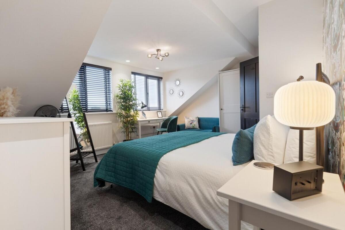 3A Roman View, Beautifully Appointed Apartment In Roundhay, Sleeps Up To 6, Bedrooms With En Suite Bathrooms, Ev Charging ليدز المظهر الخارجي الصورة