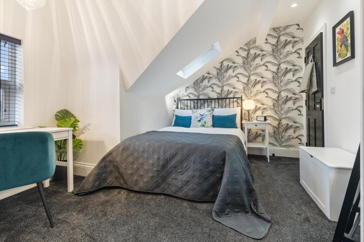3A Roman View, Beautifully Appointed Apartment In Roundhay, Sleeps Up To 6, Bedrooms With En Suite Bathrooms, Ev Charging ليدز المظهر الخارجي الصورة
