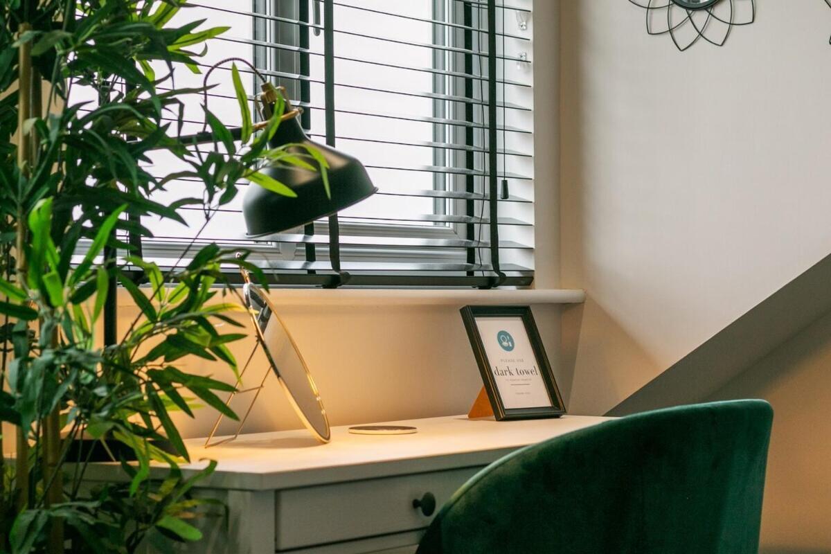 3A Roman View, Beautifully Appointed Apartment In Roundhay, Sleeps Up To 6, Bedrooms With En Suite Bathrooms, Ev Charging ليدز المظهر الخارجي الصورة