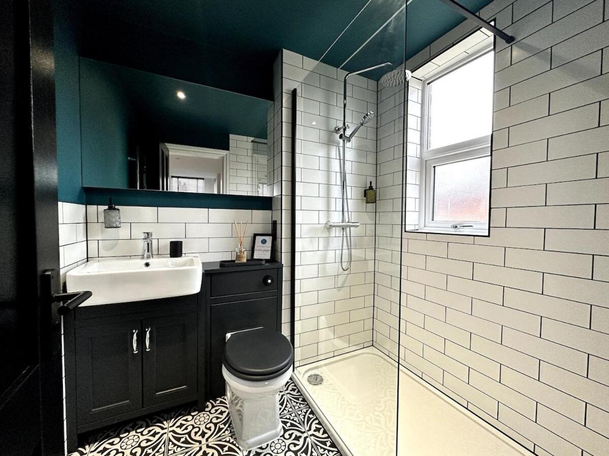 3A Roman View, Beautifully Appointed Apartment In Roundhay, Sleeps Up To 6, Bedrooms With En Suite Bathrooms, Ev Charging ليدز المظهر الخارجي الصورة